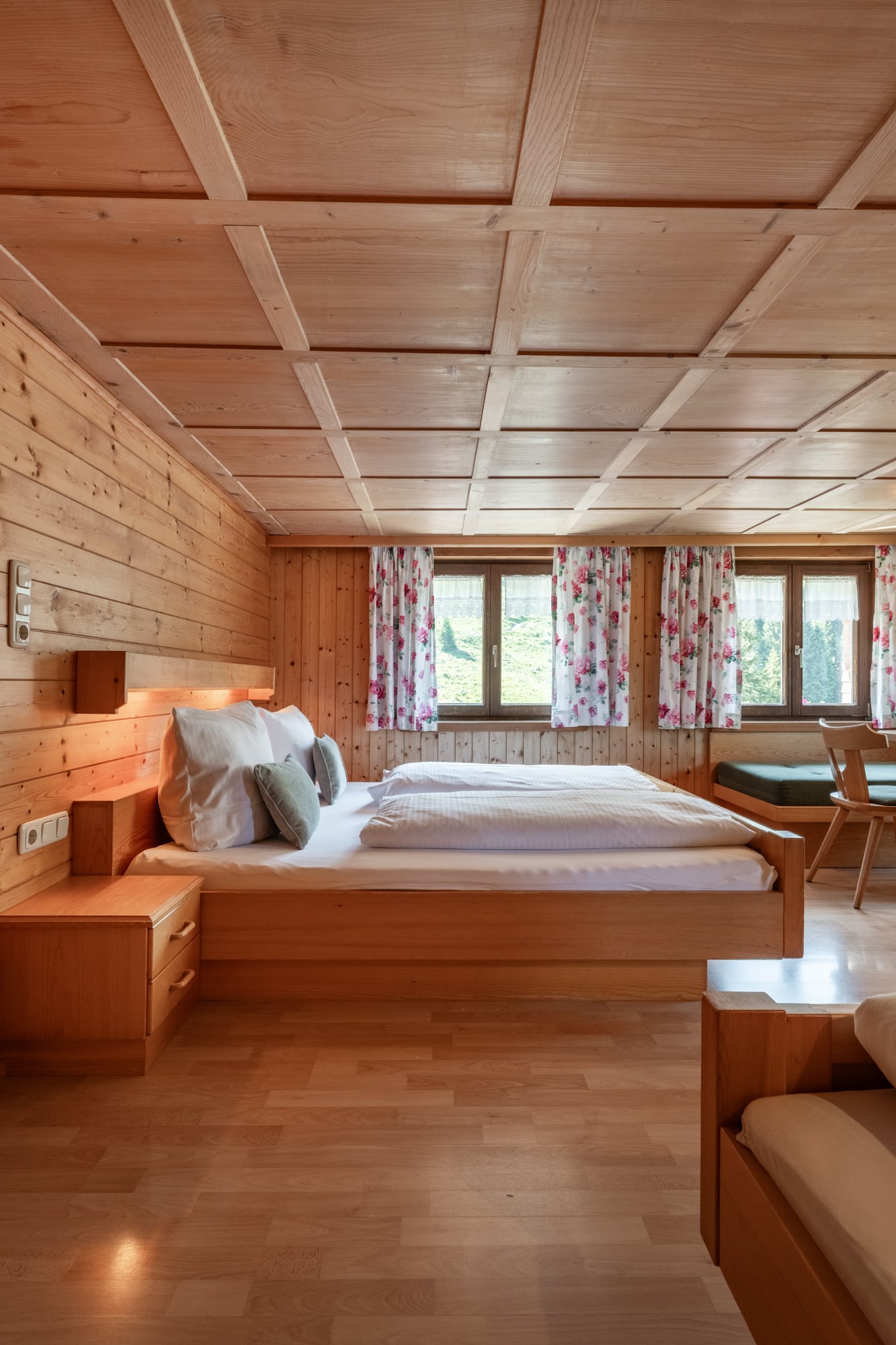 Doppelbett im Schlafzimmer im Apartment Bergrößle XL